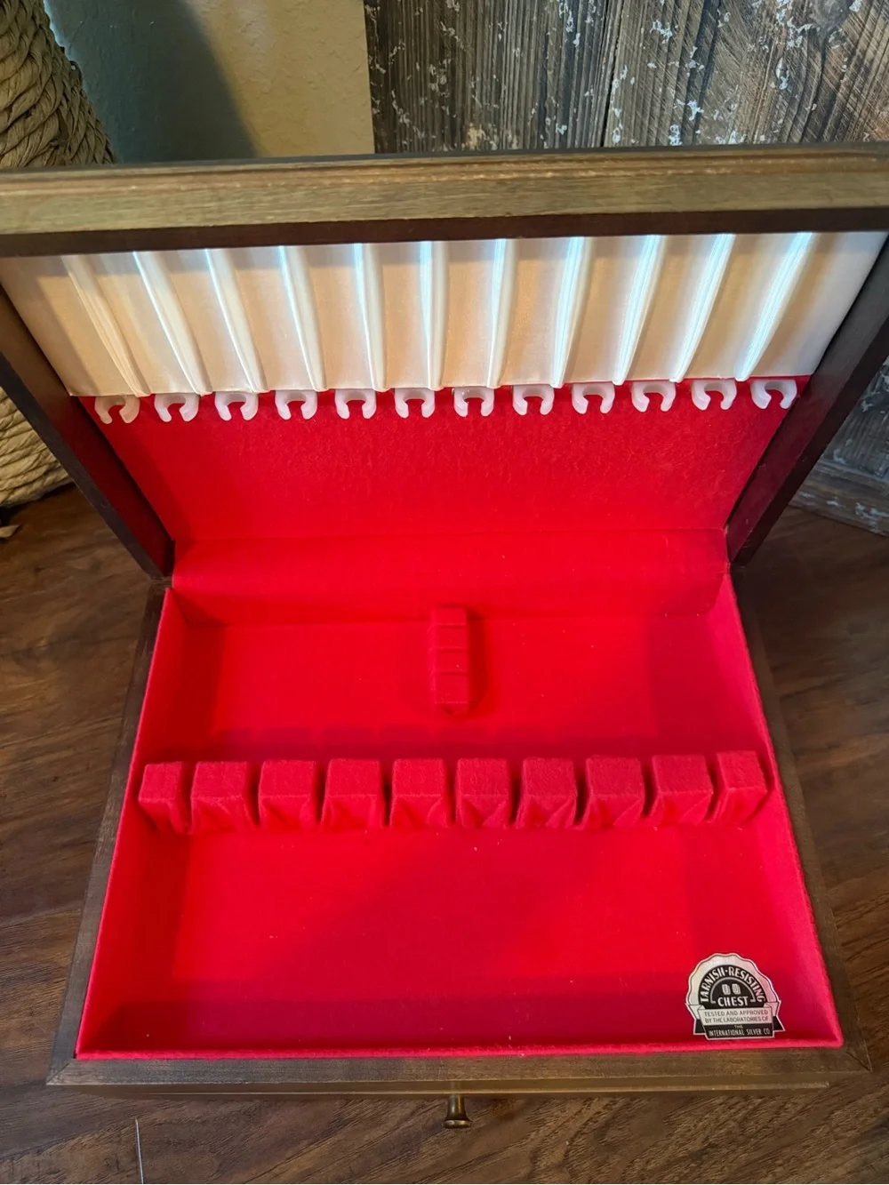 Vintage International Silver Co Large Silverware Chest Mahogany Veneer 14x11x5